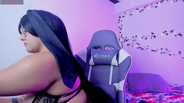 Lilithh_Kuro from StripChat
