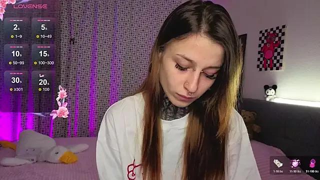 Explore our live girls sluts from our Custom and Multi clubs and checkout exclusive access to highly interactive content, such as shape, hair, titties, pussy type and many more.