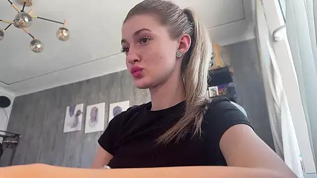 Explore our live girls sluts from our Custom and Multi clubs and checkout exclusive access to highly interactive content, such as shape, hair, titties, pussy type and many more.