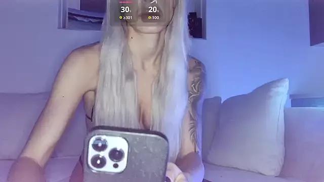 Lillaluvv9 webcams show profile image 