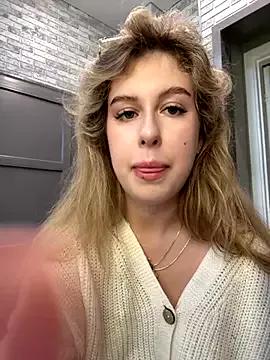 Lillian_Dyson from StripChat