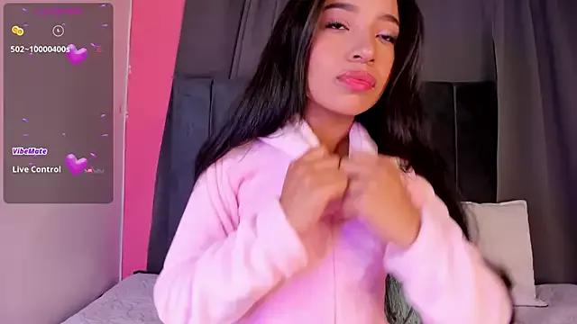 Explore our live girls sluts from our Custom and Multi clubs and checkout exclusive access to highly interactive content, such as shape, hair, titties, pussy type and many more.