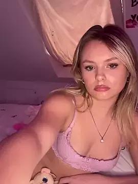 LillieWebb_ webcams show profile image 