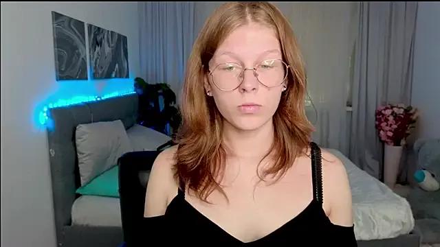 Lilly_Belly from StripChat is Freechat