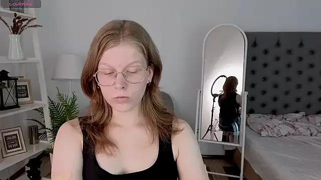Lilly_Belly from StripChat