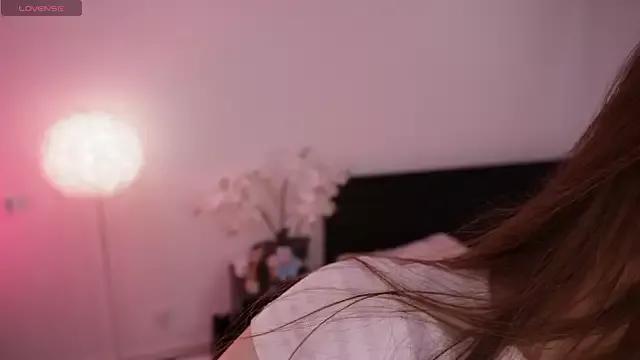 Lilly_Colins from StripChat