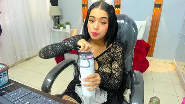 Lilly_rossy from StripChat is Freechat