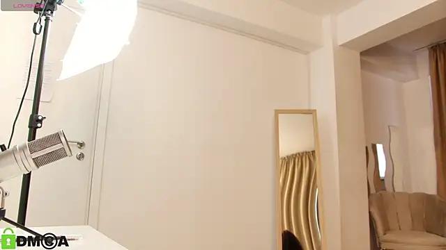 LillyKnight from StripChat