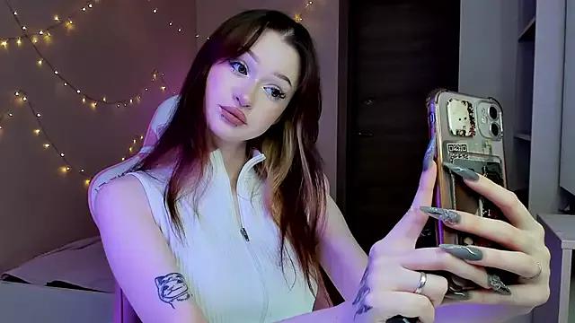 lilMollyStuart from StripChat