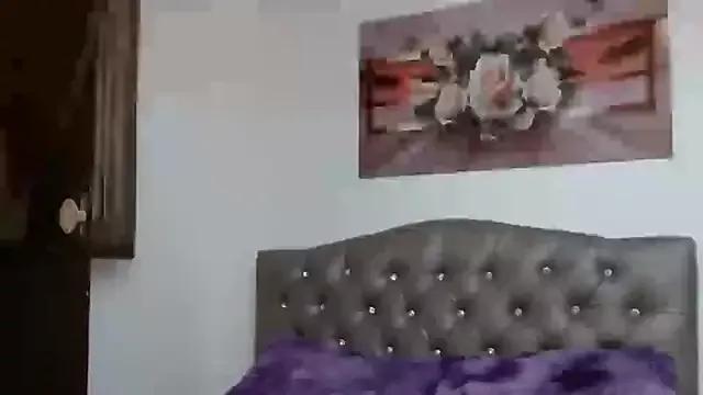 Explore our live girls sluts from our Custom and Multi clubs and checkout exclusive access to highly interactive content, such as shape, hair, titties, pussy type and many more.