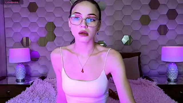Explore our live girls sluts from our Custom and Multi clubs and checkout exclusive access to highly interactive content, such as shape, hair, titties, pussy type and many more.