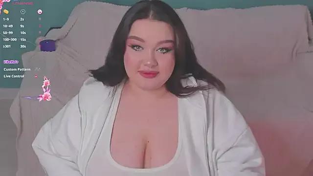 Explore our live girls sluts from our Custom and Multi clubs and checkout exclusive access to highly interactive content, such as shape, hair, titties, pussy type and many more.