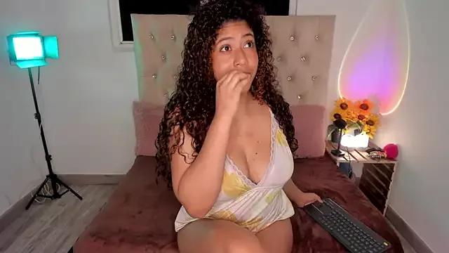 Explore our live girls sluts from our Custom and Multi clubs and checkout exclusive access to highly interactive content, such as shape, hair, titties, pussy type and many more.