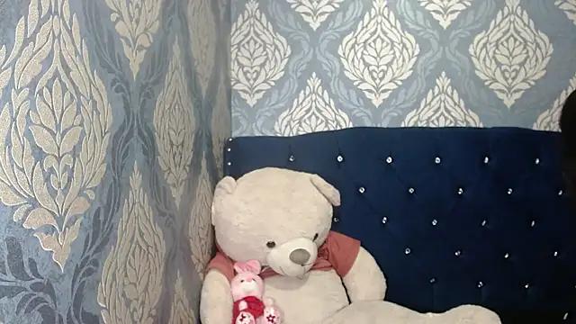 Lilyevansx from StripChat