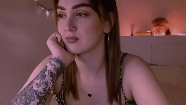 LilyFarey from StripChat