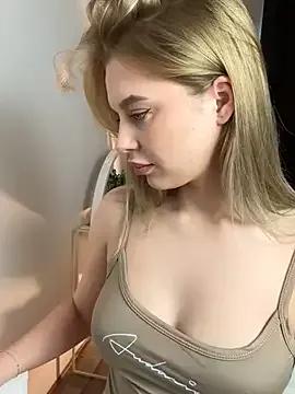 LilyFlamee from StripChat