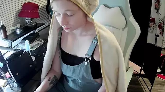 LilyFoxxx from StripChat