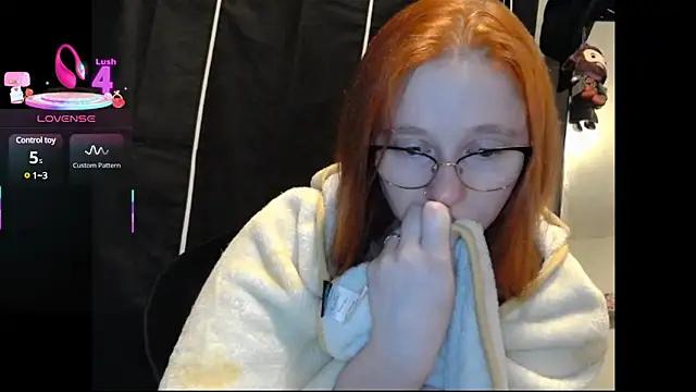 LilyFoxxx from StripChat