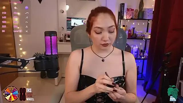 LilyVelvett from StripChat is Freechat
