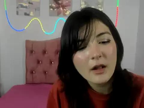 LilyWest19 from StripChat