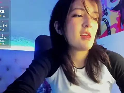 Explore our live girls sluts from our Custom and Multi clubs and checkout exclusive access to highly interactive content, such as shape, hair, titties, pussy type and many more.