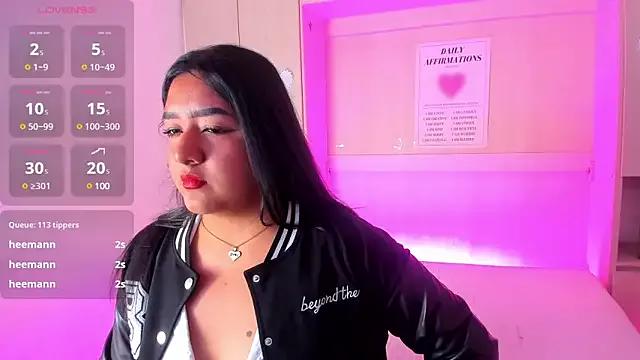 LilyWhitney from StripChat is Freechat