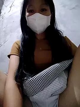 Lilyy-y from StripChat is Freechat