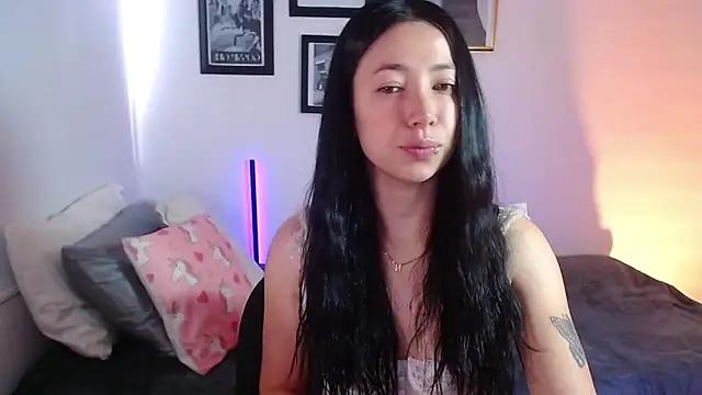 lilyy_evanss from StripChat