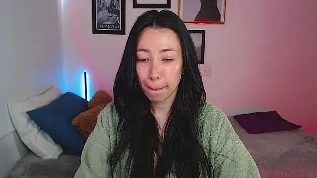 lilyy_evanss from StripChat
