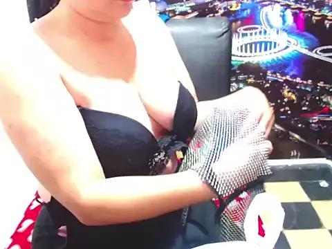 Explore our live girls sluts from our Custom and Multi clubs and checkout exclusive access to highly interactive content, such as shape, hair, titties, pussy type and many more.