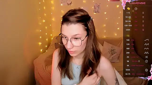 Explore our live girls sluts from our Custom and Multi clubs and checkout exclusive access to highly interactive content, such as shape, hair, titties, pussy type and many more.