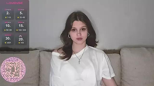 Explore our live girls sluts from our Custom and Multi clubs and checkout exclusive access to highly interactive content, such as shape, hair, titties, pussy type and many more.
