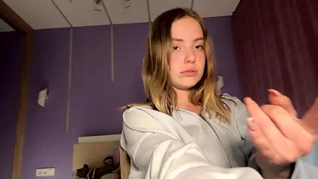 Explore our live girls sluts from our Custom and Multi clubs and checkout exclusive access to highly interactive content, such as shape, hair, titties, pussy type and many more.