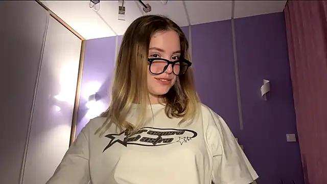 Explore our live girls sluts from our Custom and Multi clubs and checkout exclusive access to highly interactive content, such as shape, hair, titties, pussy type and many more.