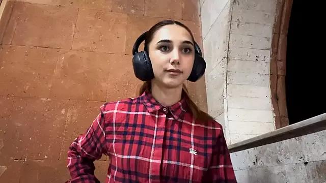 LinaMour from StripChat is Freechat