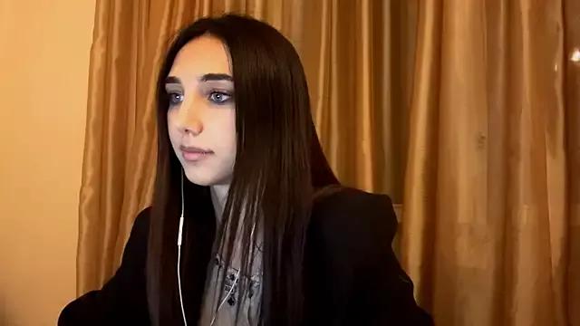 LinaMour from StripChat is Freechat