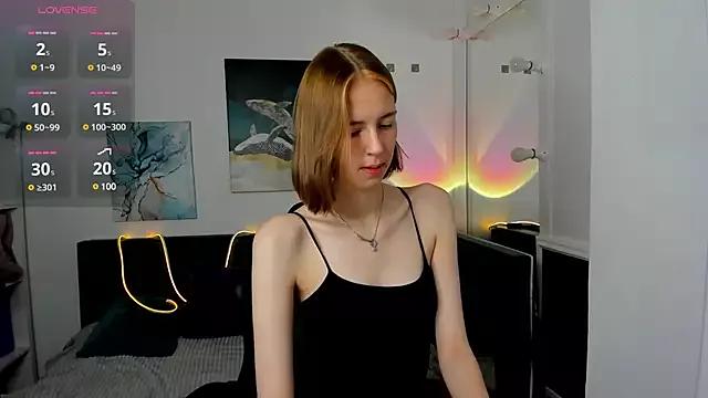 Linapuff from StripChat is Freechat
