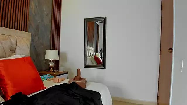 linda_cabal from StripChat is Freechat