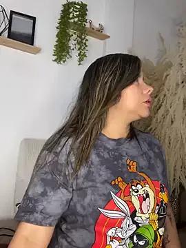 LindaaEvanss from StripChat is Freechat