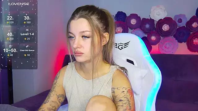 LindaBrilliant webcams show profile image 
