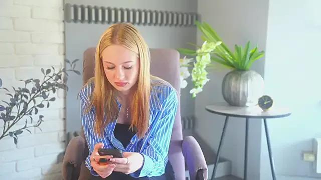 LindaBroks webcams show profile image 
