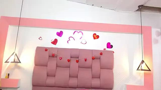 Explore our live girls sluts from our Custom and Multi clubs and checkout exclusive access to highly interactive content, such as shape, hair, titties, pussy type and many more.