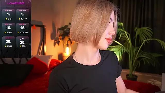 Explore our live girls sluts from our Custom and Multi clubs and checkout exclusive access to highly interactive content, such as shape, hair, titties, pussy type and many more.