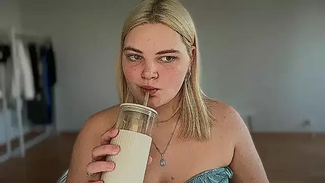 Explore our live girls sluts from our Custom and Multi clubs and checkout exclusive access to highly interactive content, such as shape, hair, titties, pussy type and many more.