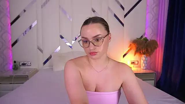 LindsieGreyy from StripChat is Freechat