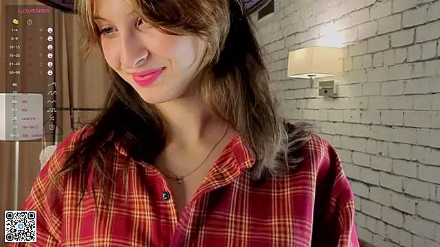 LinnCrocker from StripChat