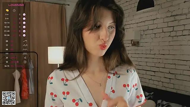 LinnCrocker from StripChat