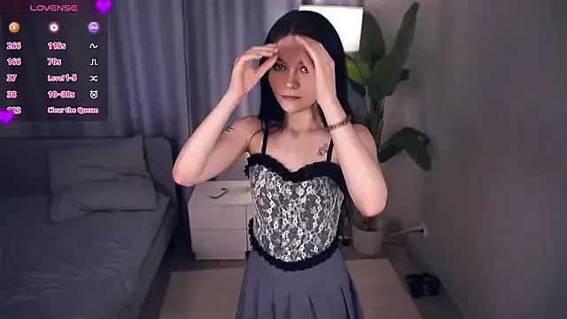 LinnHawks from StripChat