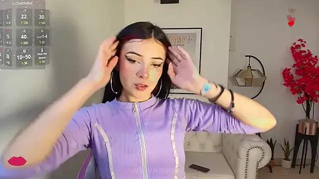 LinzyRouse from StripChat is Freechat