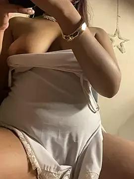 Photos of Lisa_richards from StripChat is Freechat
